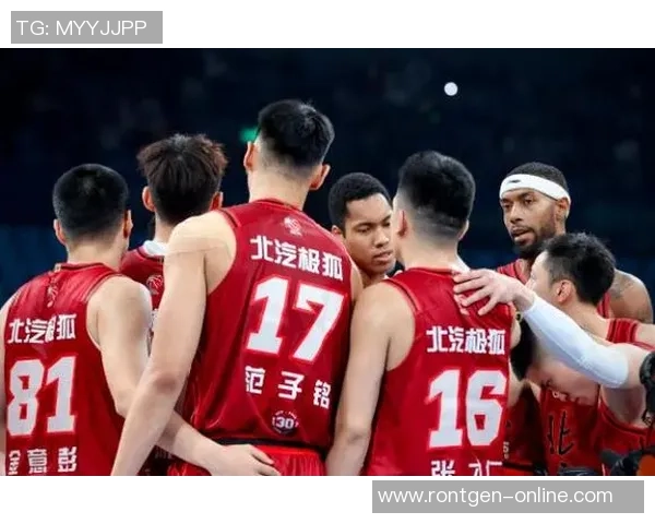 上海排球队以61分领跑冠军赛积分榜展现强劲实力